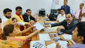 कन्नौज से भाजपा प्रत्याशी समेत तीन ने दाखिल किया नामांकन